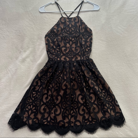 Tobi Dresses & Skirts - Tobi black lace dress